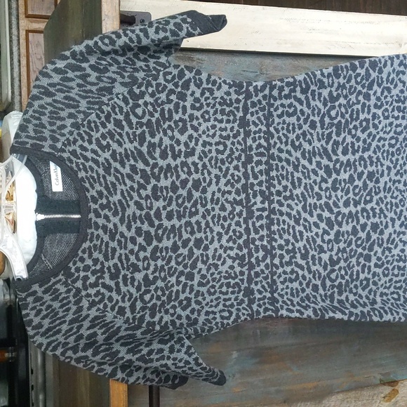 Calvin Klein Gray Leopard Print Short Sleeve Sweater Dress - Women's Medium - Picture 1 of 7